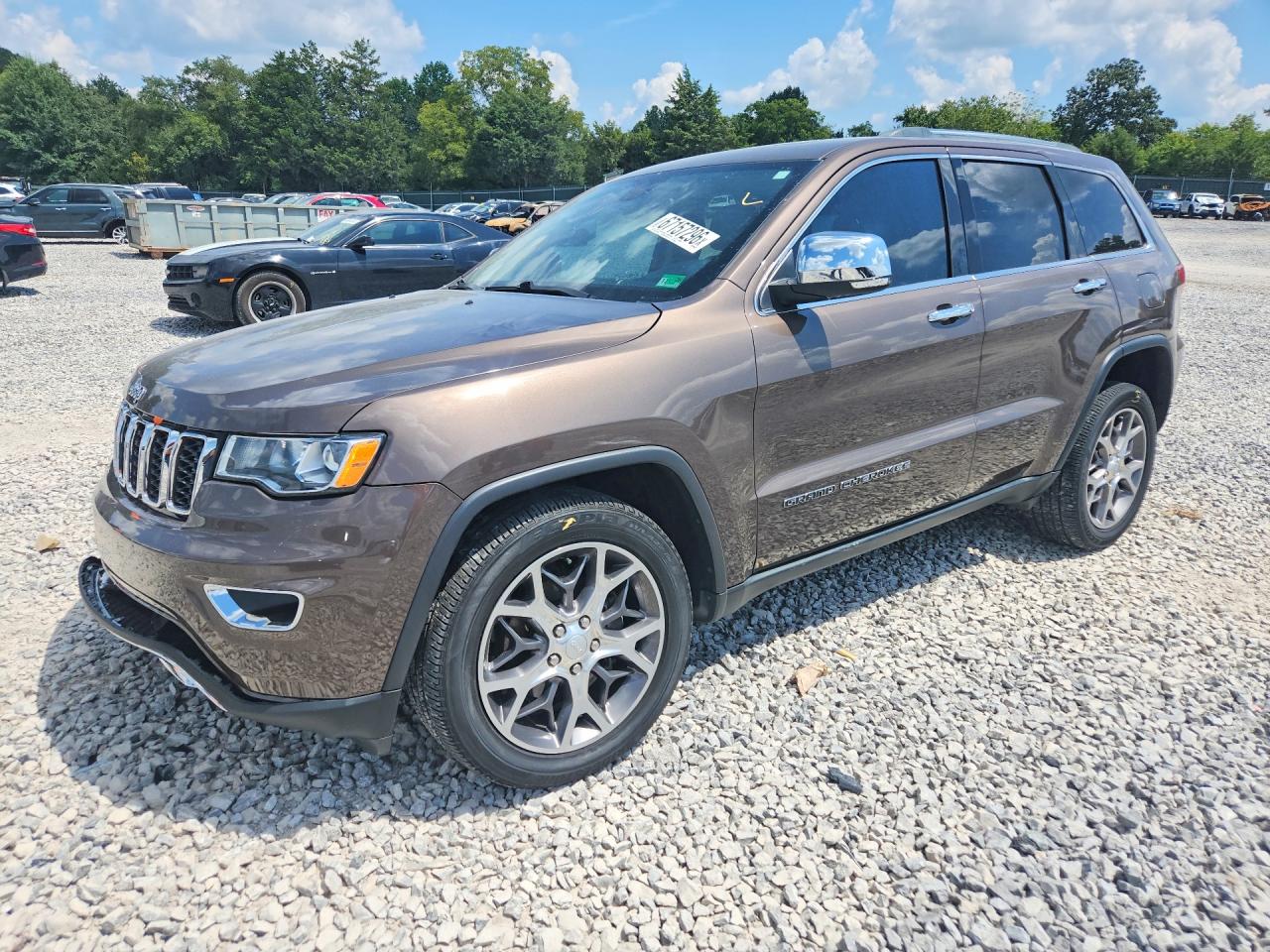 2020 JEEP GRAND CHEROKEE Limited — Front 3/4