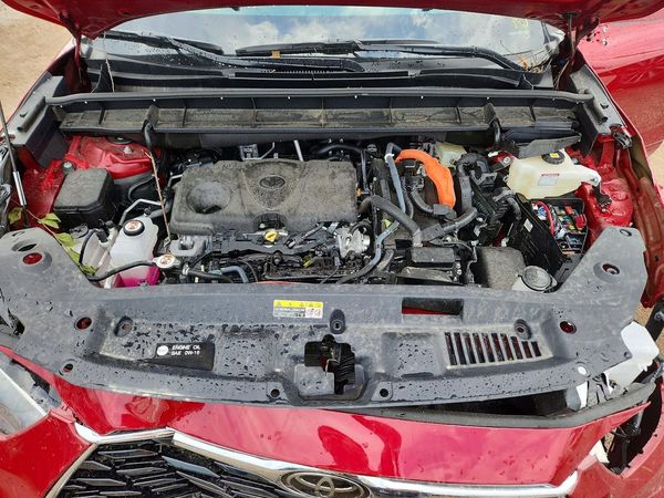 2025 TOYOTA HIGHLANDER Limited — Engine bay