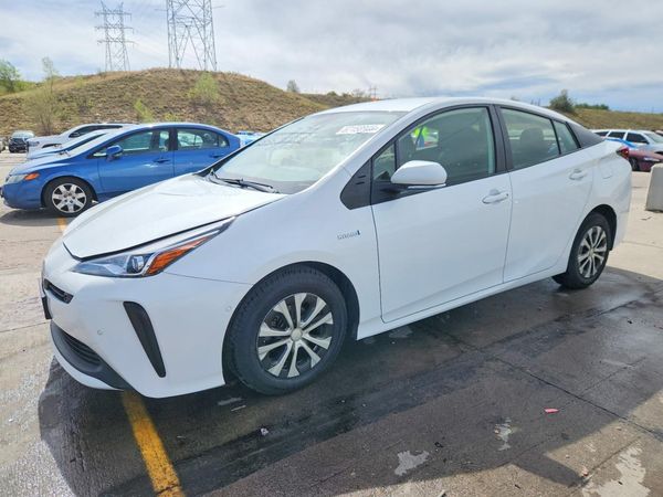 2021 TOYOTA PRIUS