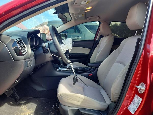 2015 MAZDA 3