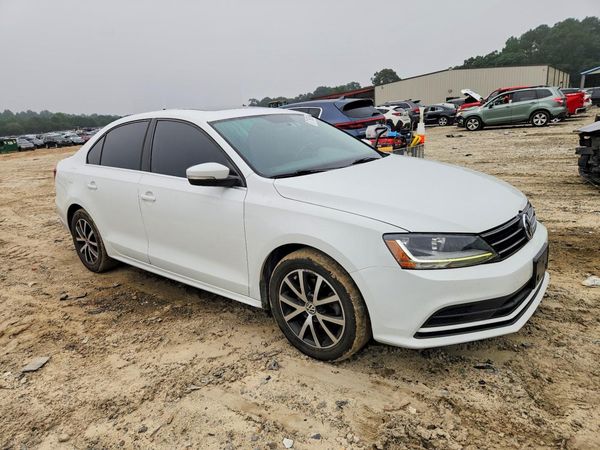 2017 VOLKSWAGEN JETTA SE