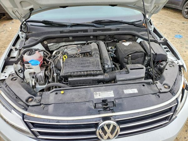 2017 VOLKSWAGEN JETTA SE