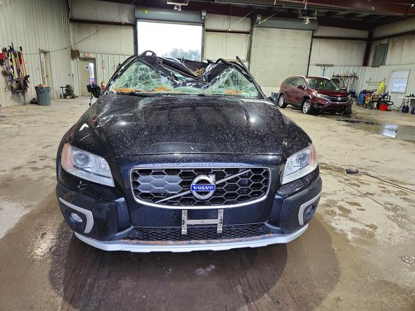 2015 VOLVO XC70 Premier+ (non R design)