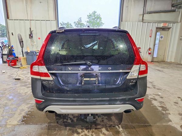 2015 VOLVO XC70 Premier+ (non R design)