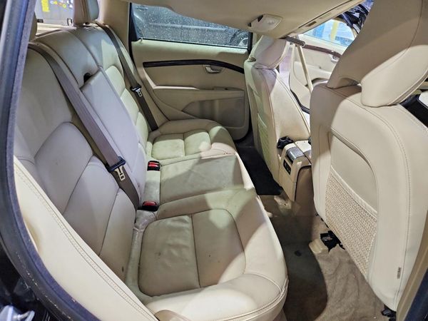 2015 VOLVO XC70 Premier+ (non R design)
