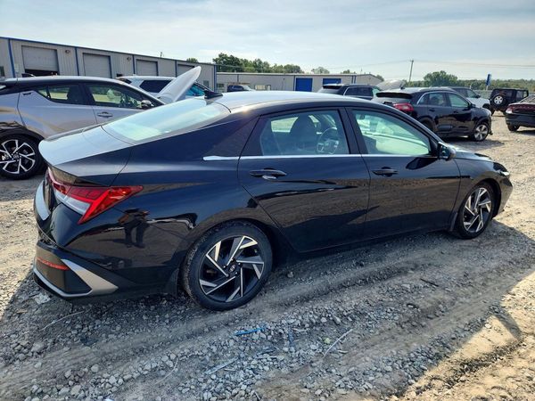 2024 HYUNDAI ELANTRA