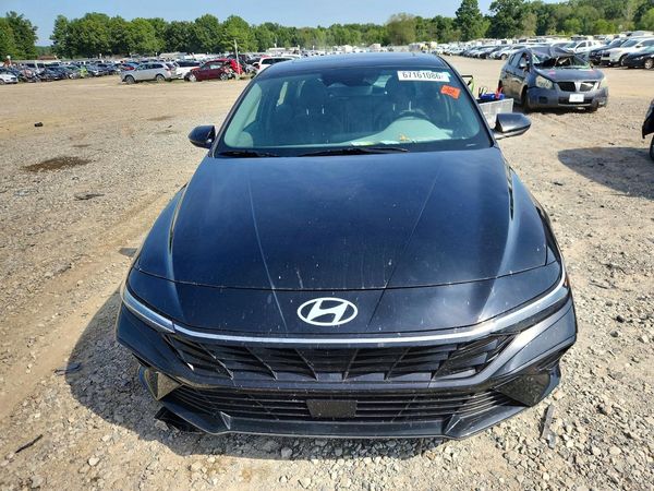 2024 HYUNDAI ELANTRA