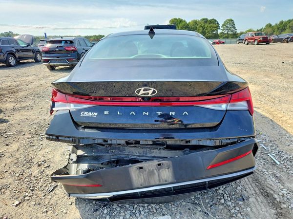 2024 HYUNDAI ELANTRA