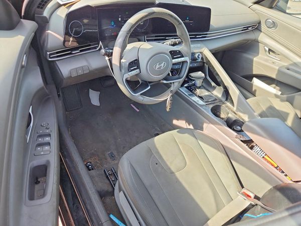 2024 HYUNDAI ELANTRA
