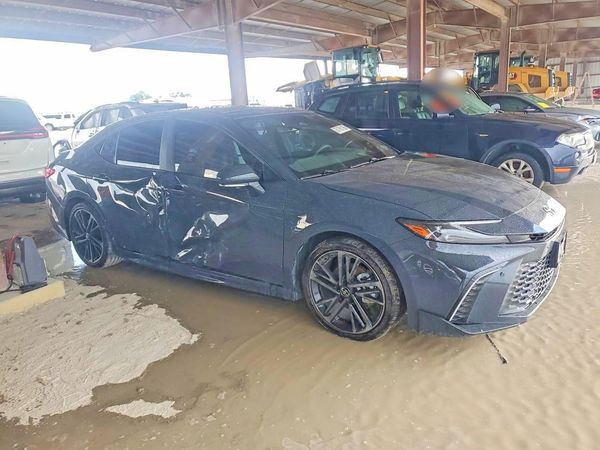 2026 TOYOTA CAMRY