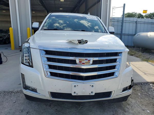 2017 CADILLAC ESCALADE