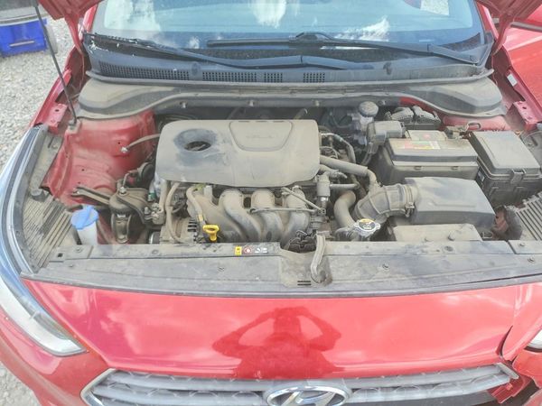 2018 HYUNDAI ACCENT SE and SEL