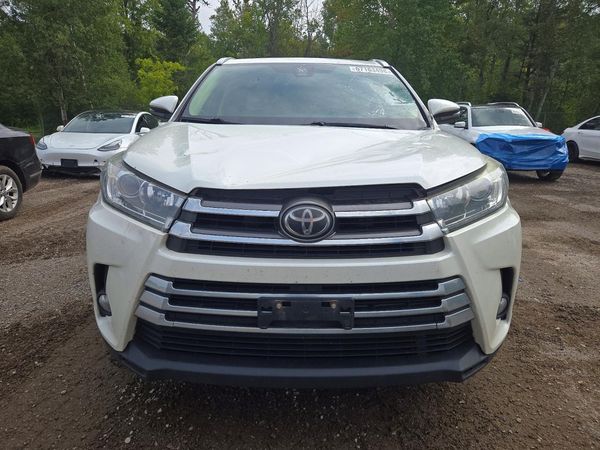 2017 TOYOTA HIGHLANDER SE/XLE