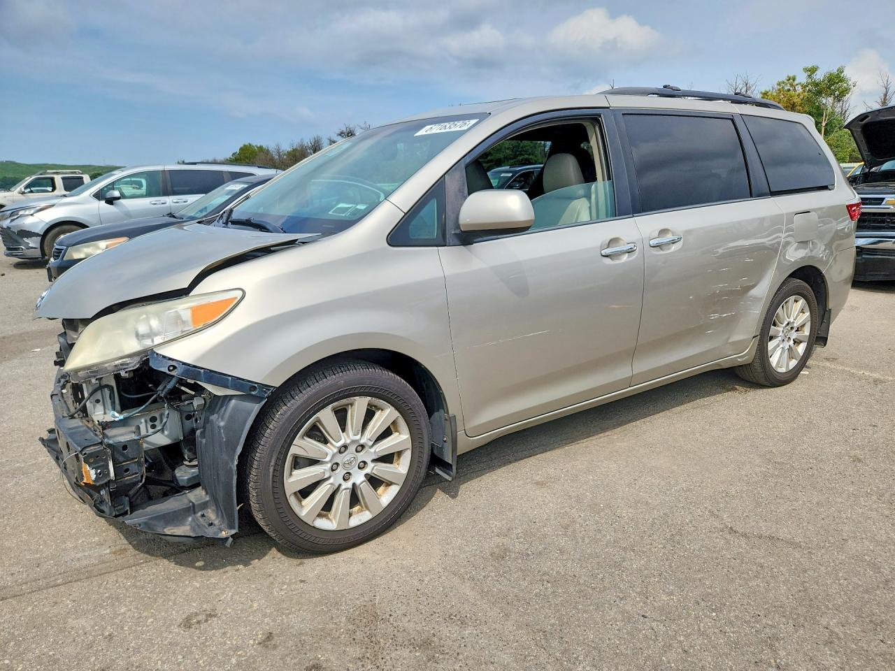 2015 TOYOTA SIENNA