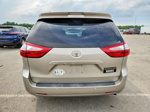 2015 TOYOTA SIENNA