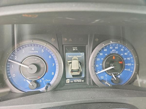2015 TOYOTA SIENNA