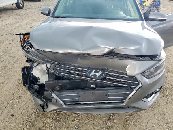 2022 HYUNDAI ACCENT Limited — Engine bay
