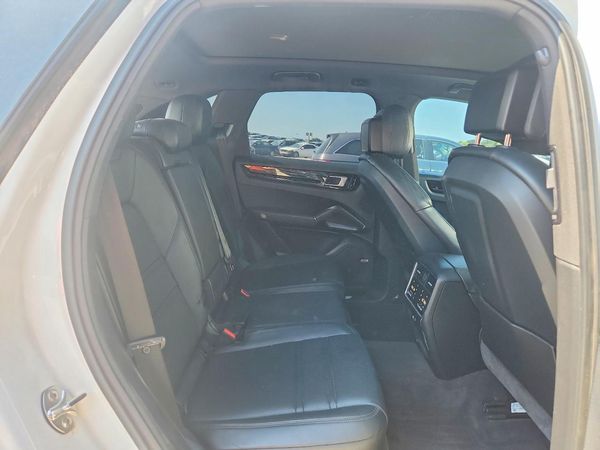 2019 PORSCHE CAYENNE