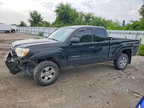 2014 TOYOTA TACOMA V6 Delux Grade