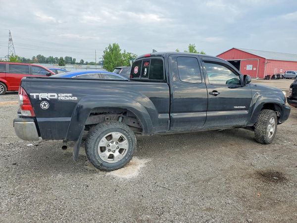 2014 TOYOTA TACOMA V6 Delux Grade