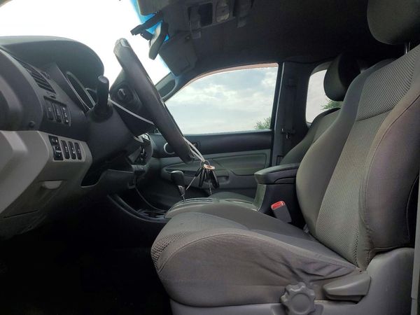 2014 TOYOTA TACOMA V6 Delux Grade