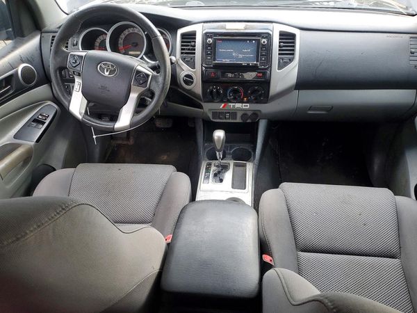 2014 TOYOTA TACOMA V6 Delux Grade