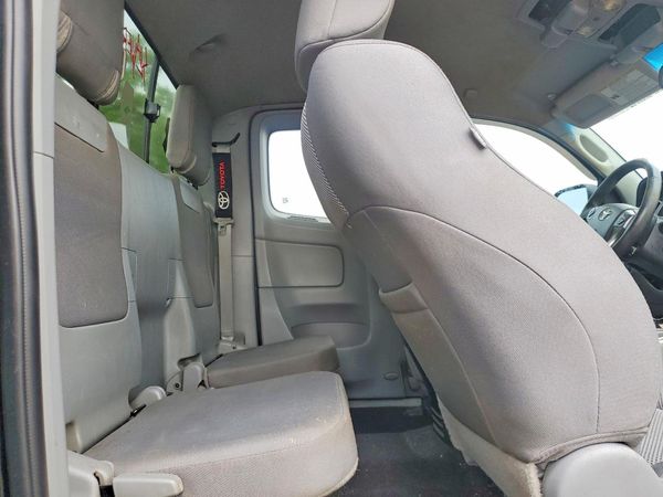 2014 TOYOTA TACOMA V6 Delux Grade