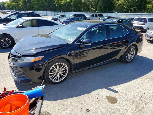 2018 TOYOTA CAMRY