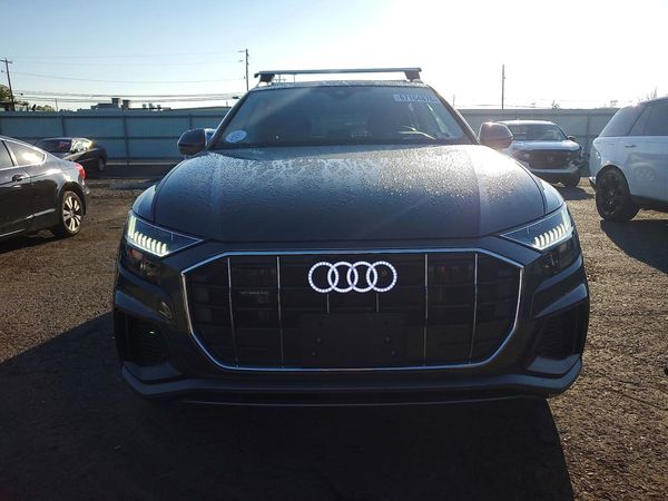 2023 AUDI Q8 S Line quattro Prestige
