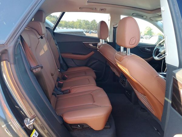 2023 AUDI Q8 S Line quattro Prestige