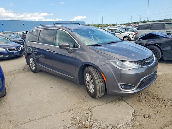 2018 CHRYSLER PACIFICA