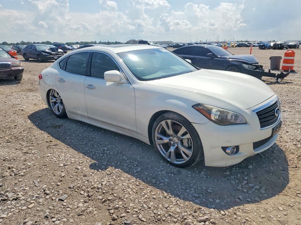 2013 INFINITI M56 — Passenger 3/4
