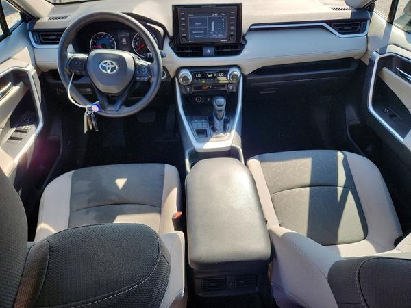 2020 TOYOTA RAV4 XLE