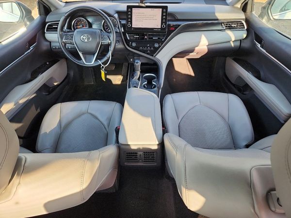 2021 TOYOTA CAMRY XLE