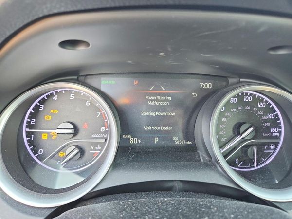 2021 TOYOTA CAMRY XLE