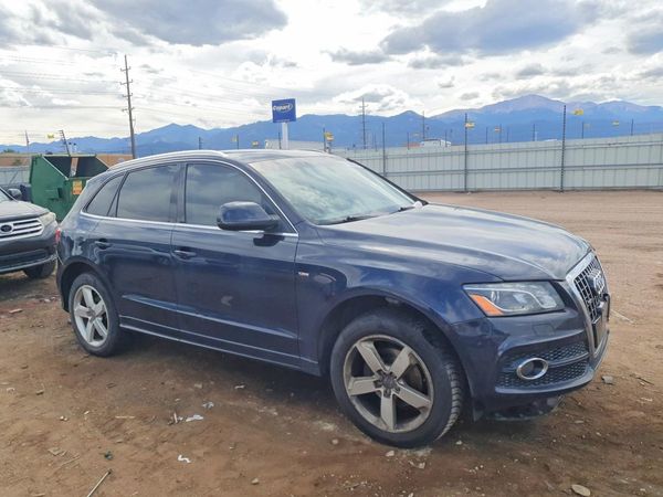 2012 AUDI Q5 Premium Plus — Passenger 3/4