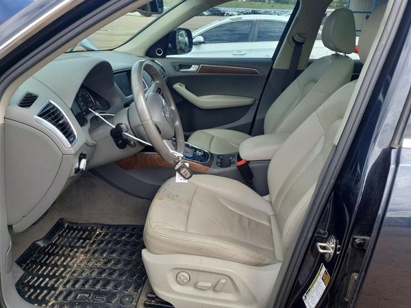 2012 AUDI Q5 Premium Plus — DENT