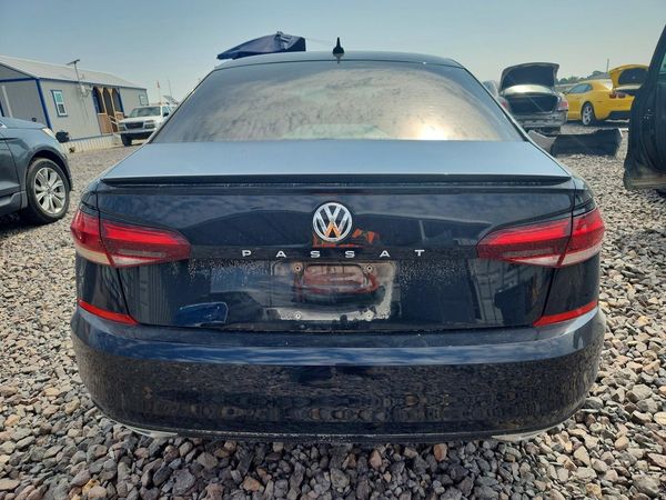 2020 VOLKSWAGEN PASSAT