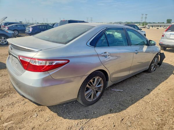 2015 TOYOTA CAMRY