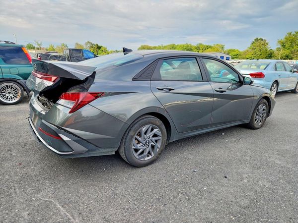 2024 HYUNDAI ELANTRA