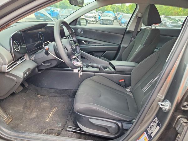 2024 HYUNDAI ELANTRA