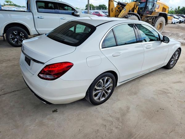 2018 MERCEDES-BENZ C