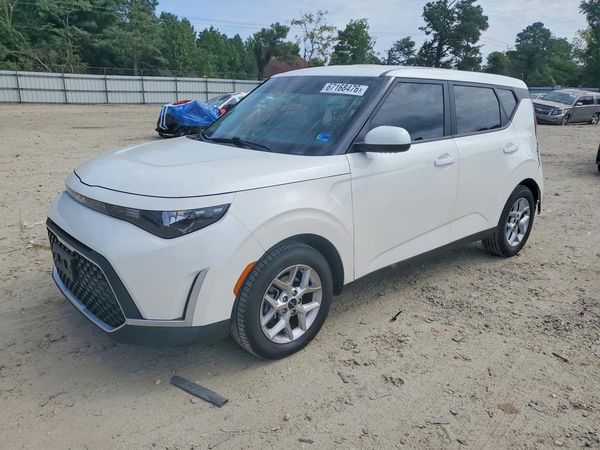 2023 KIA SOUL — DSFA — Front 3/4