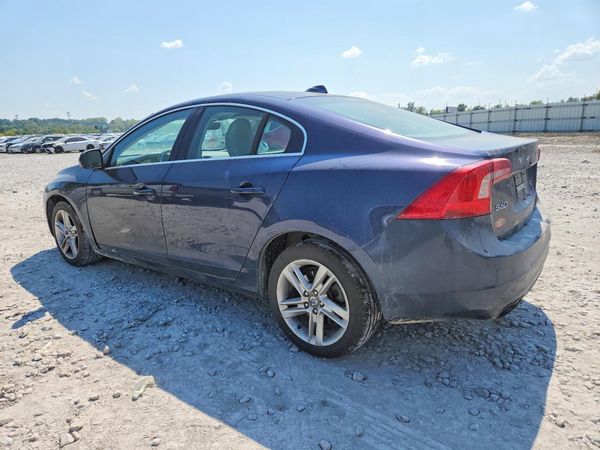 2015 VOLVO S60