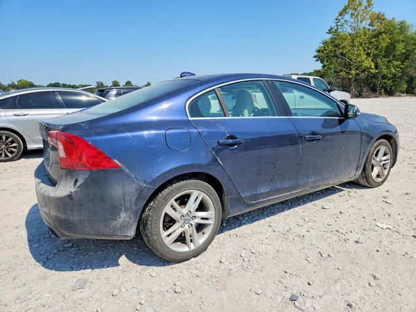2015 VOLVO S60