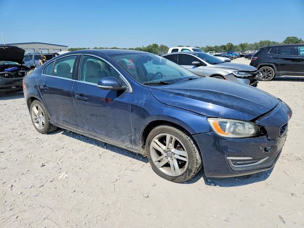 2015 VOLVO S60