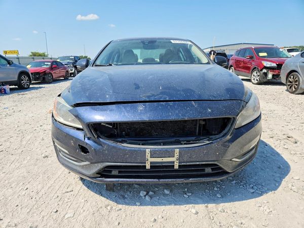 2015 VOLVO S60