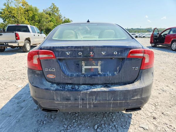2015 VOLVO S60
