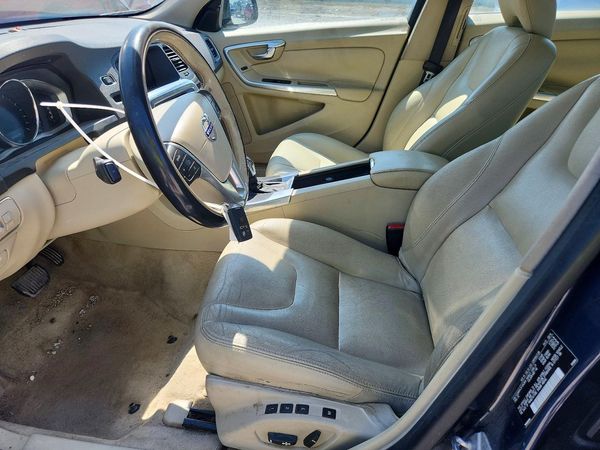 2015 VOLVO S60