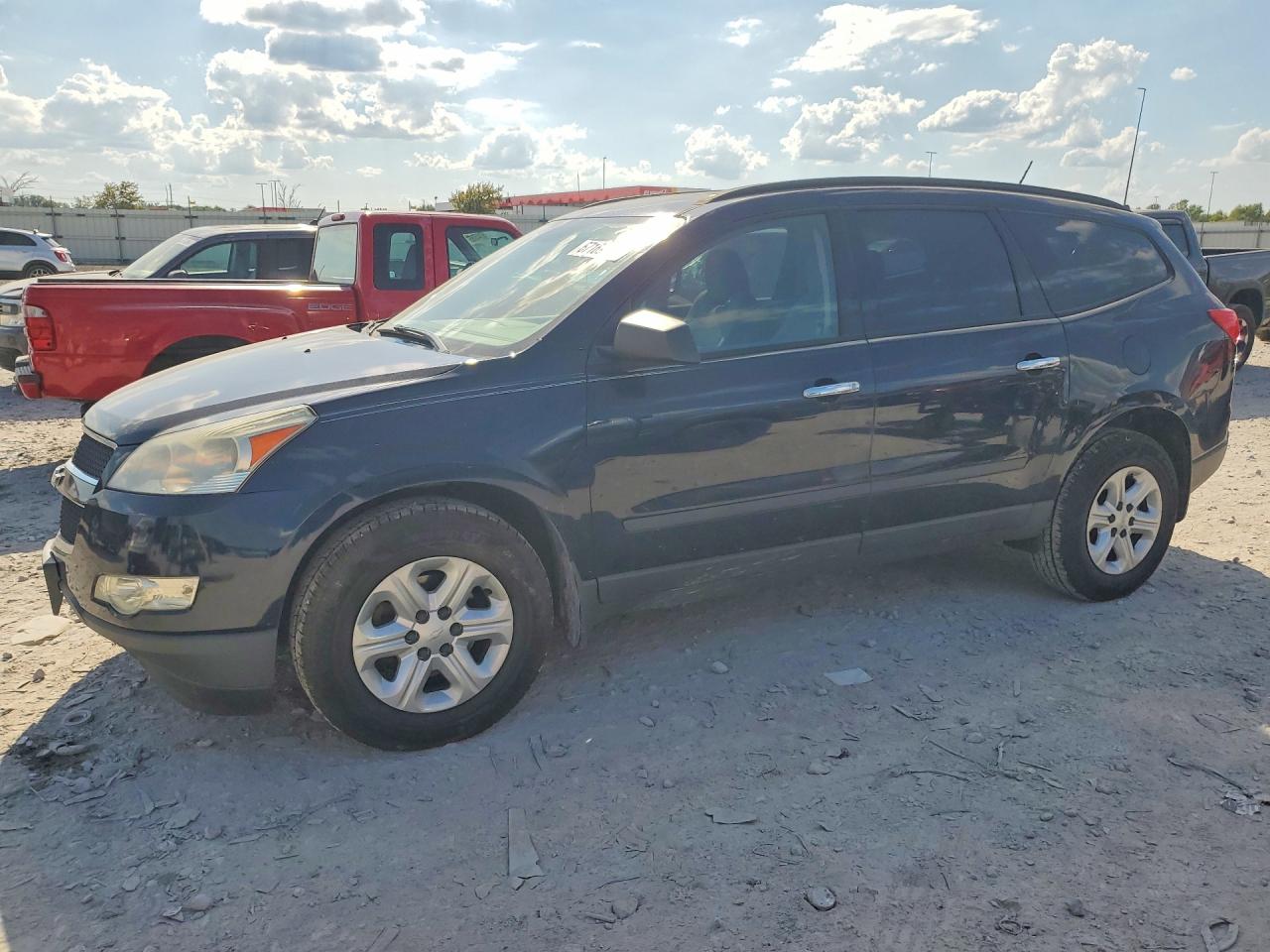2012 CHEVROLET TRAVERSE LS